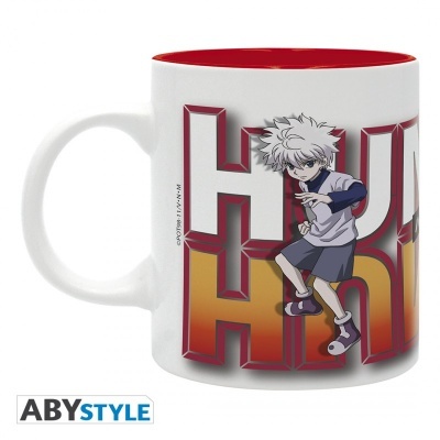Caneca branca com personagem de anime e texto HUNTER em vermelho e amarelo