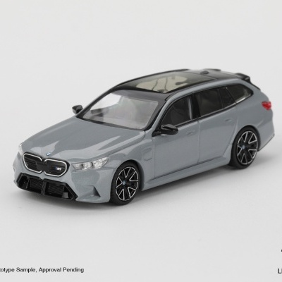 Miniatura de carro BMW M5 Touring cinza com tejadilho preto e rodas pretas