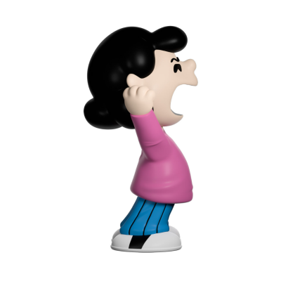 Figura colecionável de personagem com camisa rosa e calças azuis