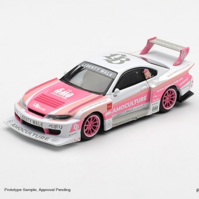 Miniatura de carro de corrida branca e rosa com texto AMOCULTURE e Liberty Walk