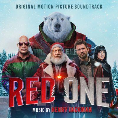 Capa da banda sonora do filme Red One com quatro personagens e um urso polar no fundo nevado.