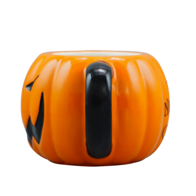 Caneca em forma de abóbora de Halloween com alça preta