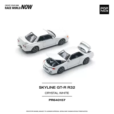 Miniaturas de carros Skyline GT-R R32 brancos com detalhes e texto
