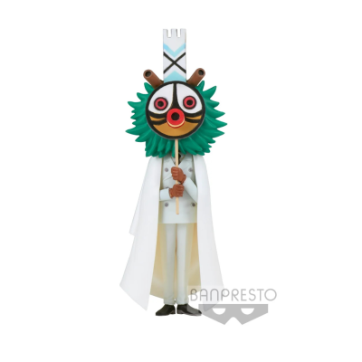 Figura personagem com máscara colorida e manto branco sobre fundo branco