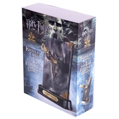 Embalagem do produto Harry Potter Basilisk Fang and Tom Riddle's Diary