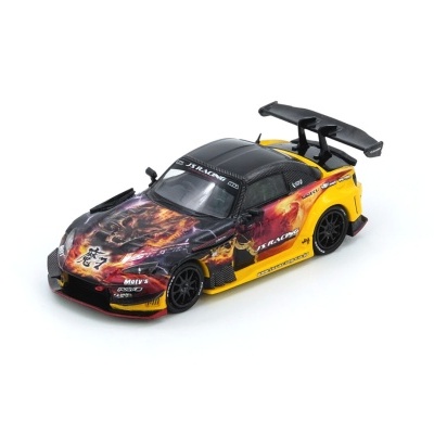 Miniatura de carro de corrida preto, amarelo e vermelho com asa traseira