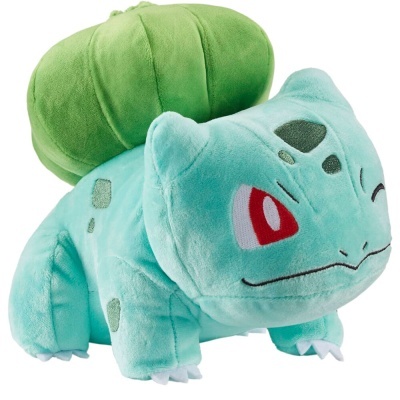 Pelúcia azul clara do personagem Bulbasaur com folha verde nas costas