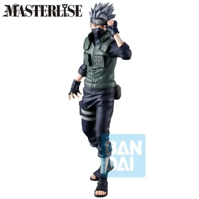 Figura de ação MASTERLISE da BANDAI com personagem vestido com roupa militar e cabelo cinza
