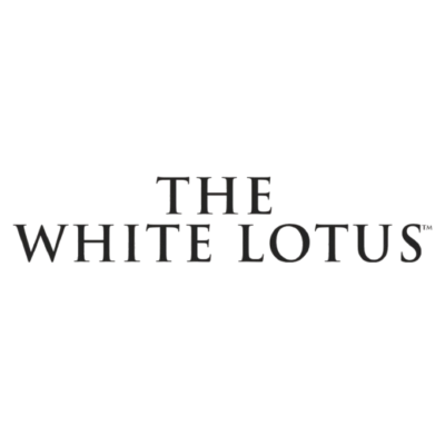 Texto THE WHITE LOTUS em letras pretas sobre fundo branco