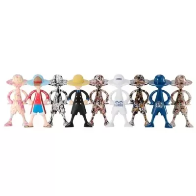 Oito figuras de resina coloridas alinhadas em linha com chapéus distintos