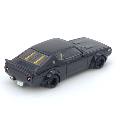 Miniatura de carro desportivo clássico preto com detalhes amarelos