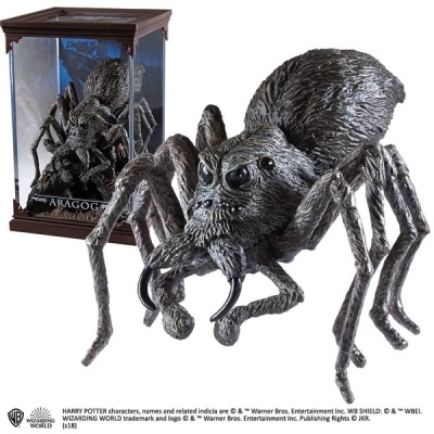 Figura colecionável Aragog do Harry Potter com caixa expositora