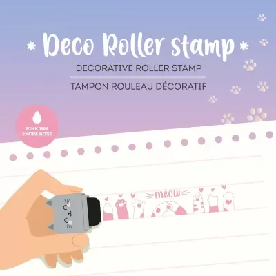 Carimbo decorativo em rolo com cabeça de gato cinzento e tinta rosa imprimindo padrões de patas e gatos com texto meow