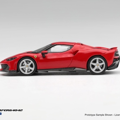 Miniatura de carro de corrida vermelho com rodas prateadas e detalhes pretos