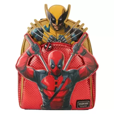 Mochila com imagens de Wolverine e Deadpool em cores amarelo, vermelho e preto com textura vermelha brilhante.