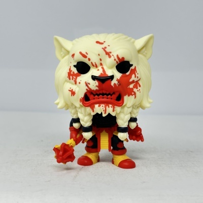 Figura colecionável de lobo com sangue vermelho e vestuário vermelho, preto e amarelo