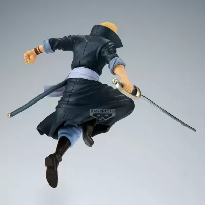 Figura colecionável Roronoa Zoro com sobretudo preto e três espadas