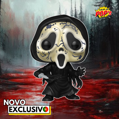 Figura Funko Pop com máscara e capa preta com faca, fundo de floresta enevoada e texto NOVO EXCLUSIVO