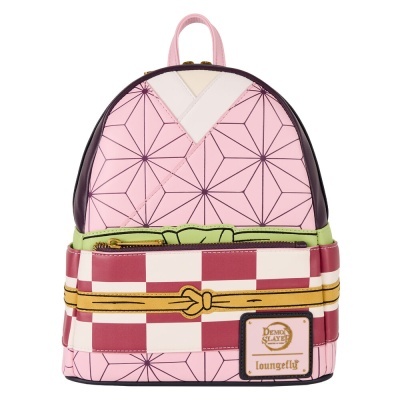 Mochila pequena rosa com padrão geométrico e xadrez vermelho e branco, com fecho dourado e etiqueta 'DEMON SLAYER loungefly'