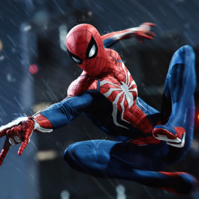 Boneco articulado do Homem-Aranha em fato azul e vermelho com símbolo branco