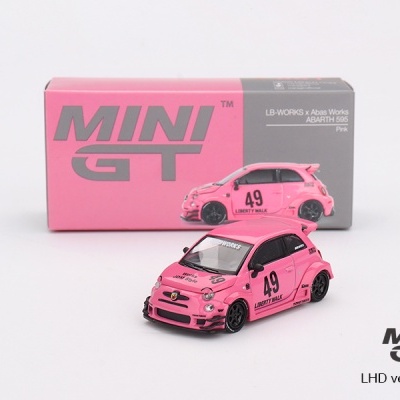 Miniatura de carro MINI GT cor de rosa com número 49 e caixa cinza e rosa