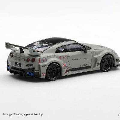Miniatura de carro desportivo cinza com tejadilho preto e spoiler