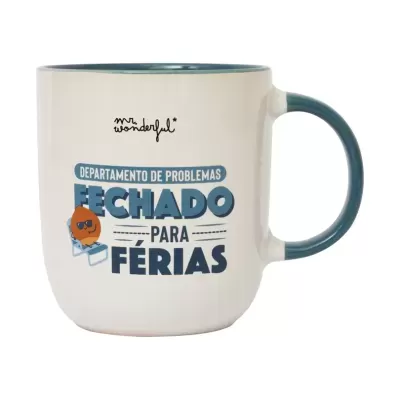 Caneca branca com pega e interior azuis e frase humorística impressa