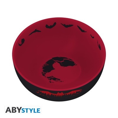 Taça de cerâmica vermelha e preta com desenhos de morcegos e cidade