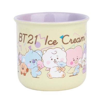 Copo de cerâmica creme com personagens animados e texto BT21 Ice Cream