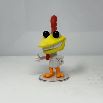 Figura de galinha colecionável sorridente em base transparente