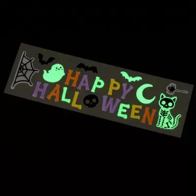 Adesivos de Halloween com letras coloridas e figuras temáticas que brilham no escuro
