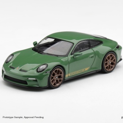 Miniatura de carro desportivo Porsche verde com jantes castanhas e texto Porsche