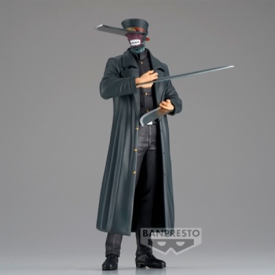 Estatueta de personagem com sobretudo preto e máscara segurando armas prateadas