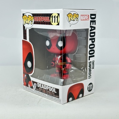 Figura Pop! Deadpool 111 em caixa branca com janelas transparentes