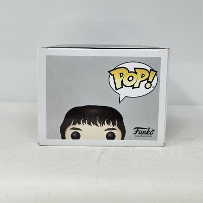 Parte superior da caixa Funko Pop com design de personagem e logótipos