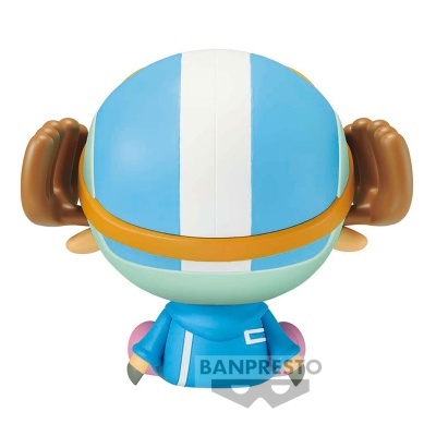 Figura colecionável Banpresto com capacete azul e casaco azul vista de trás