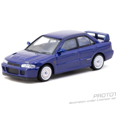 Miniatura de carro desportivo azul metálico com quatro portas e jantes brancas