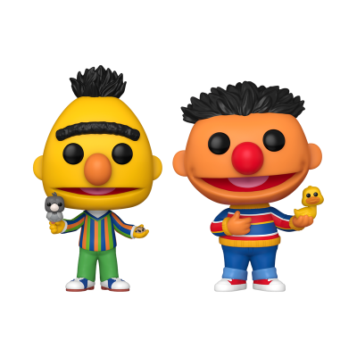 Duas figuras Funko Pop coloridas de personagens com brinquedos pequenos na mão