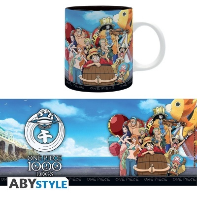 Caneca preta e branca com personagens de One Piece e texto One Piece 1000 Logs