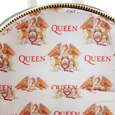 Interior de mochila branca com padrão 