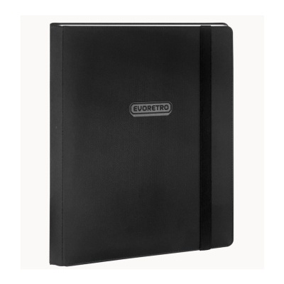 Pasta preta de material rígido com banda elástica e texto EVORETRO