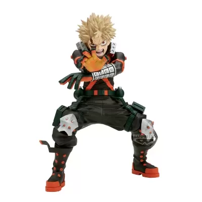 Figura de ação de personagem com cabelo loiro espetado em pose de combate