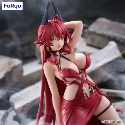 Figura colecionável de personagem feminina com cabelo e vestido vermelhos em ambiente rochoso.