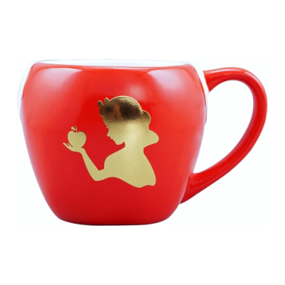Caneca vermelha com desenho dourado de princesa e maçã