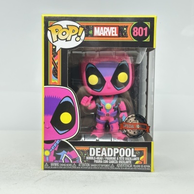 Figura Pop! Marvel Deadpool Bobble-Head rosa e roxo na caixa