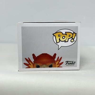 Caixa branca de brinquedo Funko Pop com figura vermelha e amarela e texto POP!