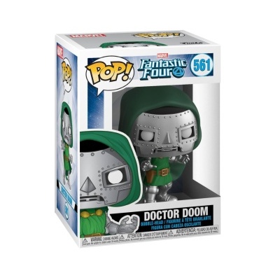 Figura Funko Pop! Doctor Doom com máscara metálica e capuz verde numa caixa branca com janela