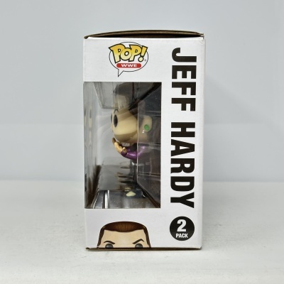 Caixa branca de figura colecionável POP! WWE Jeff Hardy com janela transparente e texto em preto