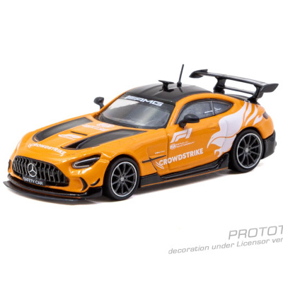 Miniatura de carro de corrida Mercedes AMG laranja com detalhes em preto e branco