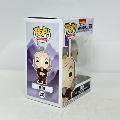 Boneco Funko Pop Iroh Avatar The Last Airbender em caixa branca e roxa